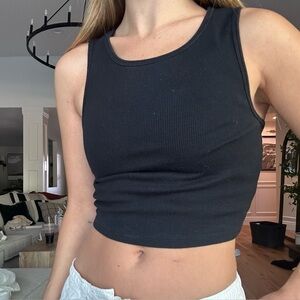 ARITZIA Black Sleeveless Crop Top
